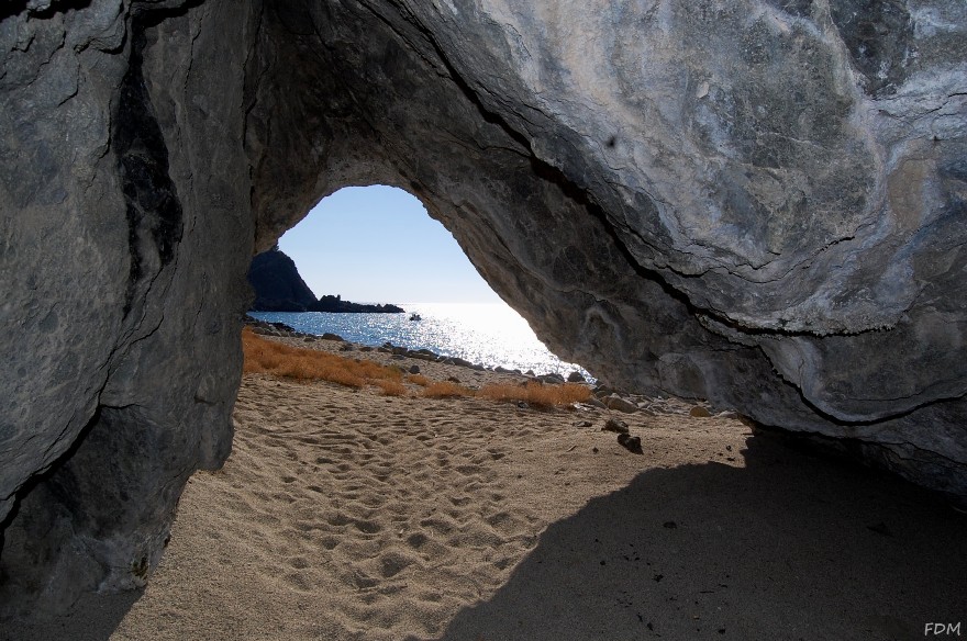 Calabria - scogliera di Copanello e grotte di San Gregorio